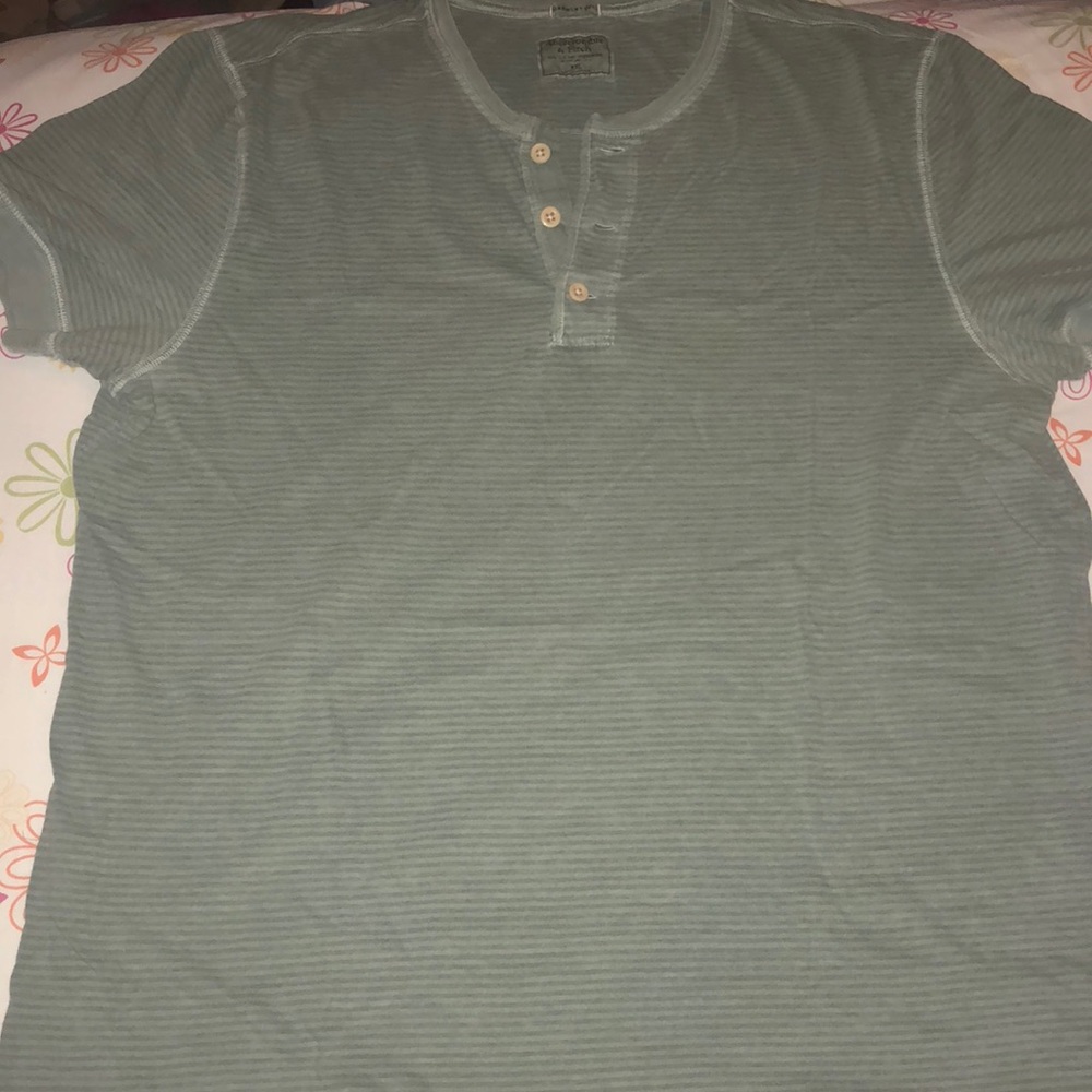 💛 Abercrombie & Fitch t-shirt